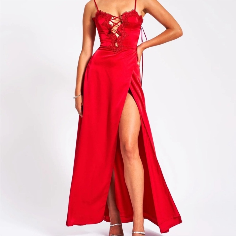 Chic Backless Red Dress